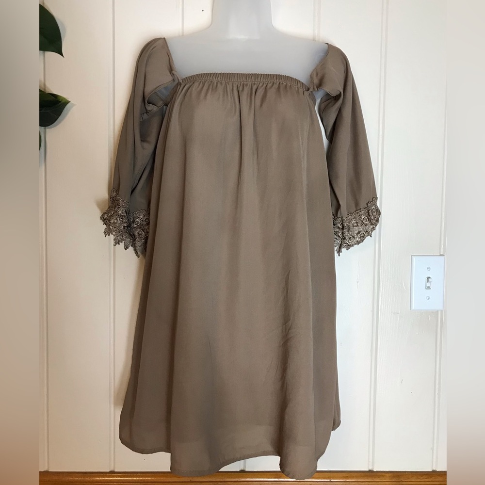 Joyce Mocha Color Polyester Cold Shoulder LS Blouse 
Size Medium 8 - 10